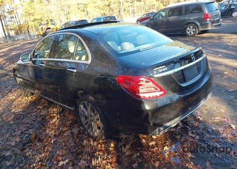 2015 Mercedes-Benz C 300 4Matic из США, поврежденный, VIN 55SWF4KB2FU025909